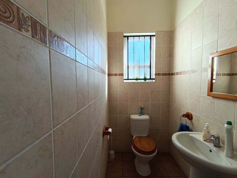 4 Bedroom Property for Sale in Berea Eastern Cape